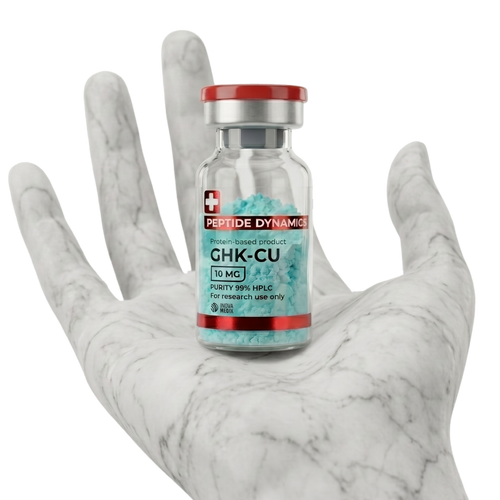 Mano sosteniendo vial de GHK-Cu péptido de cobre liofilizado 10mg L&L